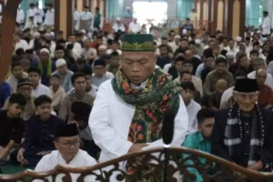Usai Solat Ied Bupati dan Wakil Bupati Bersilaturahmi Dengan Masyarakat