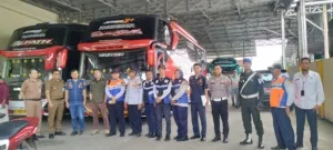 Pastikan Jelang Lebaran Aman Petugas Gabungan Periksa Kendaraan dan Awak Bus
