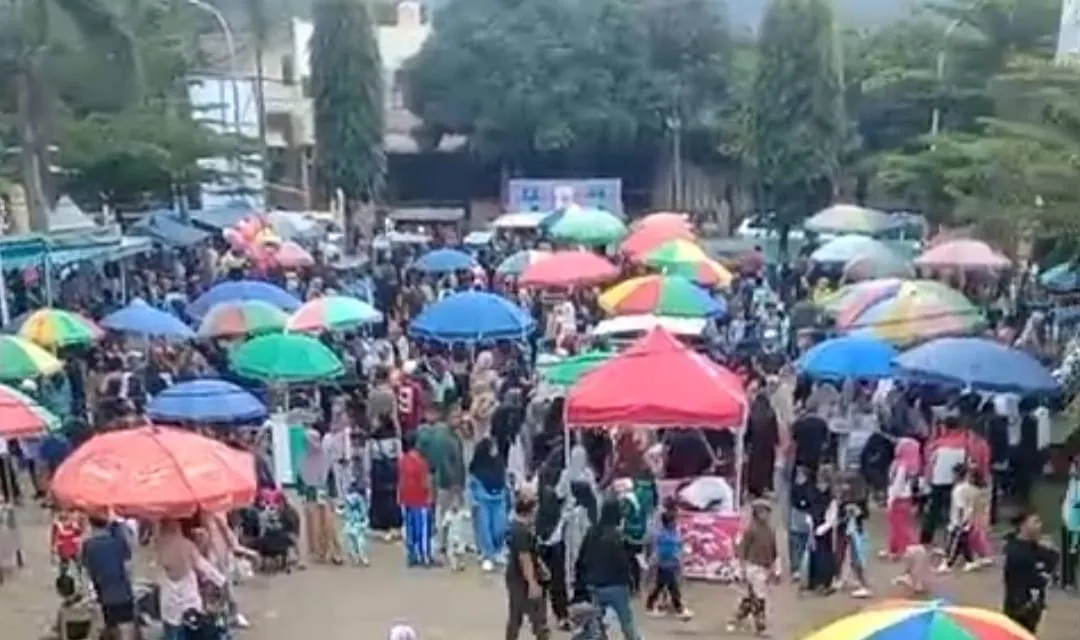 Bazar Ramadan Desa Cikaso Dipadati Pengunjung