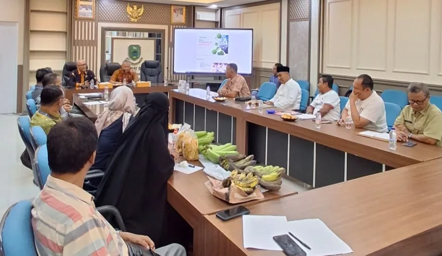 PJ Sekda Kuningan Pimpin Rapat Sosialisasi Program Koperasi Desa Merah Putih