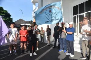 Kontingen Atlet Pembawa Obor Ajang PORKAM Dilepas Di Pendopo