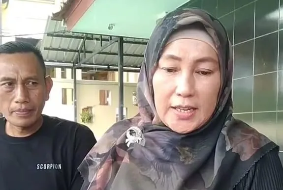 Tersentuh Kisah Rara Wabub Tuti Andriani Kunjungi Polsek Cigugur