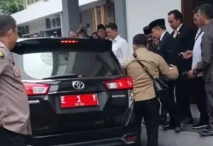 Sakitnya Pemimpin di Sidang Paripurna DPRD Kuningan: Simbol Batin atau Sekadar Lelah?”