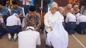 Perpisahan SMPN 1 Cilimus: Jejak Air Mata dan Doa, Menyulam Harapan untuk Masa Depan