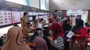 Hari Kedua TMMD 125, Layanan Publik Jemput Bola Diserbu Ratusan Warga Sindangjawa