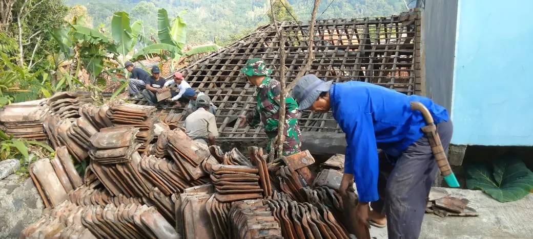 TNI AD dan Pemkab Kuningan Bangun Rumah Layak untuk Warga Sindangjawa Lewat Program Rutilahu