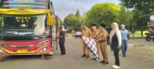 Bupati Kuningan Lepas Ratusan Pencaker Menuju Mabes Polri dan Jateng, Sinergi Lapangan Kerja Terbuka Lewat Job Fair