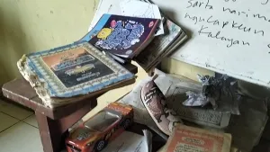 Madrasah Nyaris Terlupakan: Saat Guru Ngaji Mengajar Tanpa Upah, Anak-anak Belajar di Bangunan Bocor”