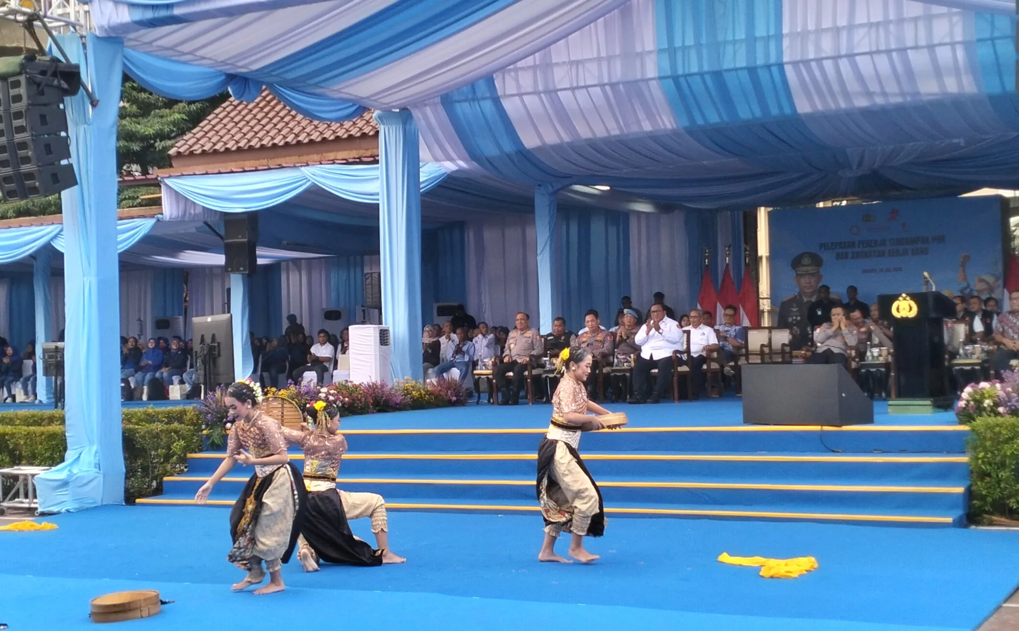 Bangga! Siswi SMPN 1 Cilimus Tampil Memukau di Hadapan Kapolri