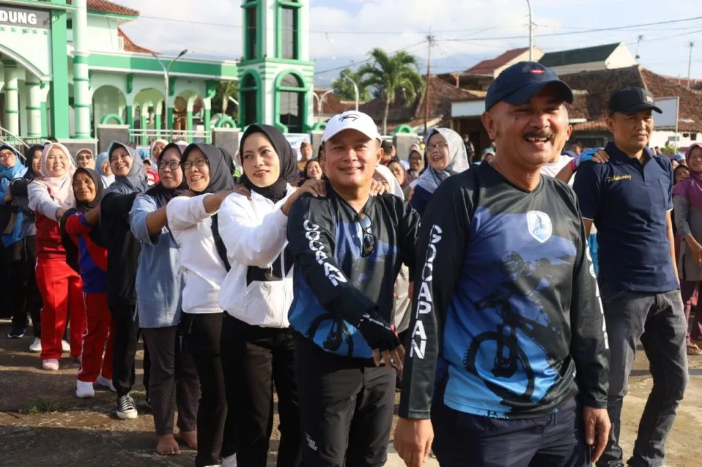 Dari Sepeda Menuju Empati: Bupati Kuningan Luncurkan Gerakan Jum’at BERSEPEDA