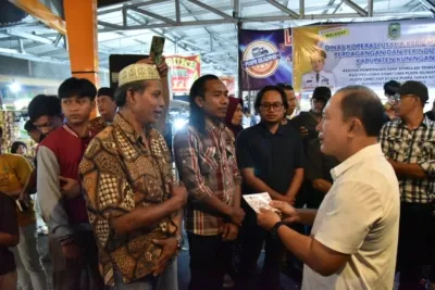 Bupati Kuningan Saat Penyerahan Stimulan
