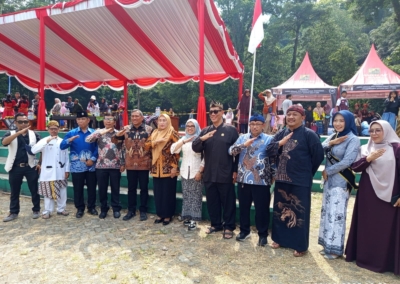 Foto Bersama Dalam Acara Kawin Cai