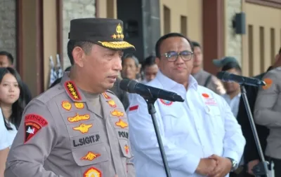 Kapolri Bersama Andi Gani Nena Wea