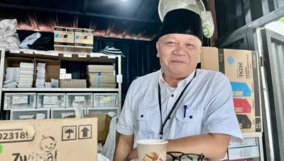 Owner Mie Ayam Mekarwangi