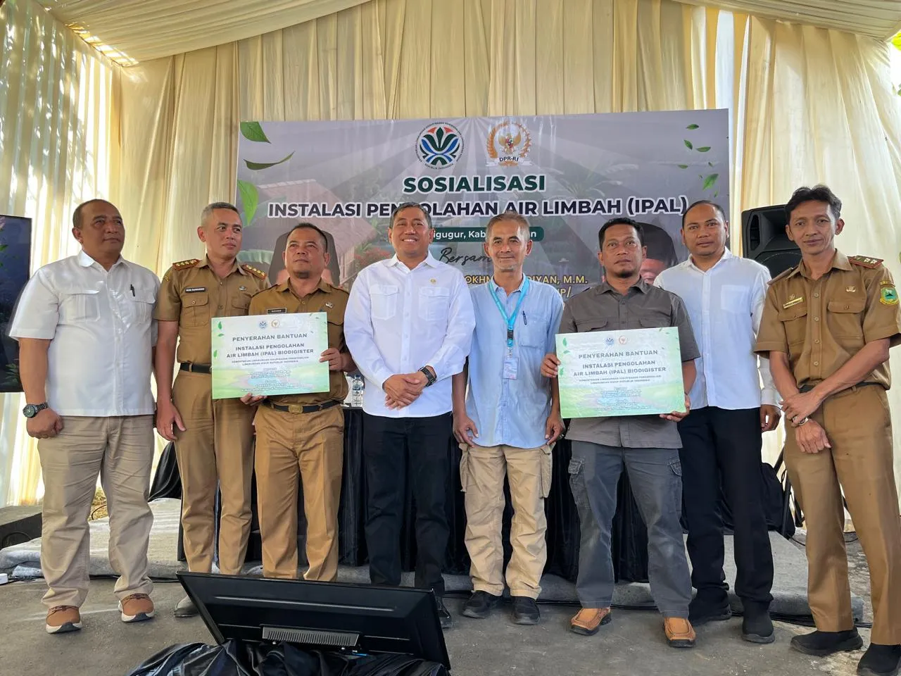 Penyerahan Bantuan Ipal Dari Hra