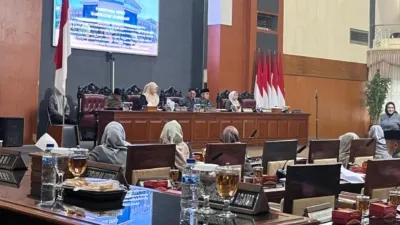 Sidang Paripurna Terkait Rancangan Raperda