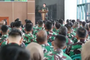 Arahan Terhadap Prajurit Bersama Dandim 0615