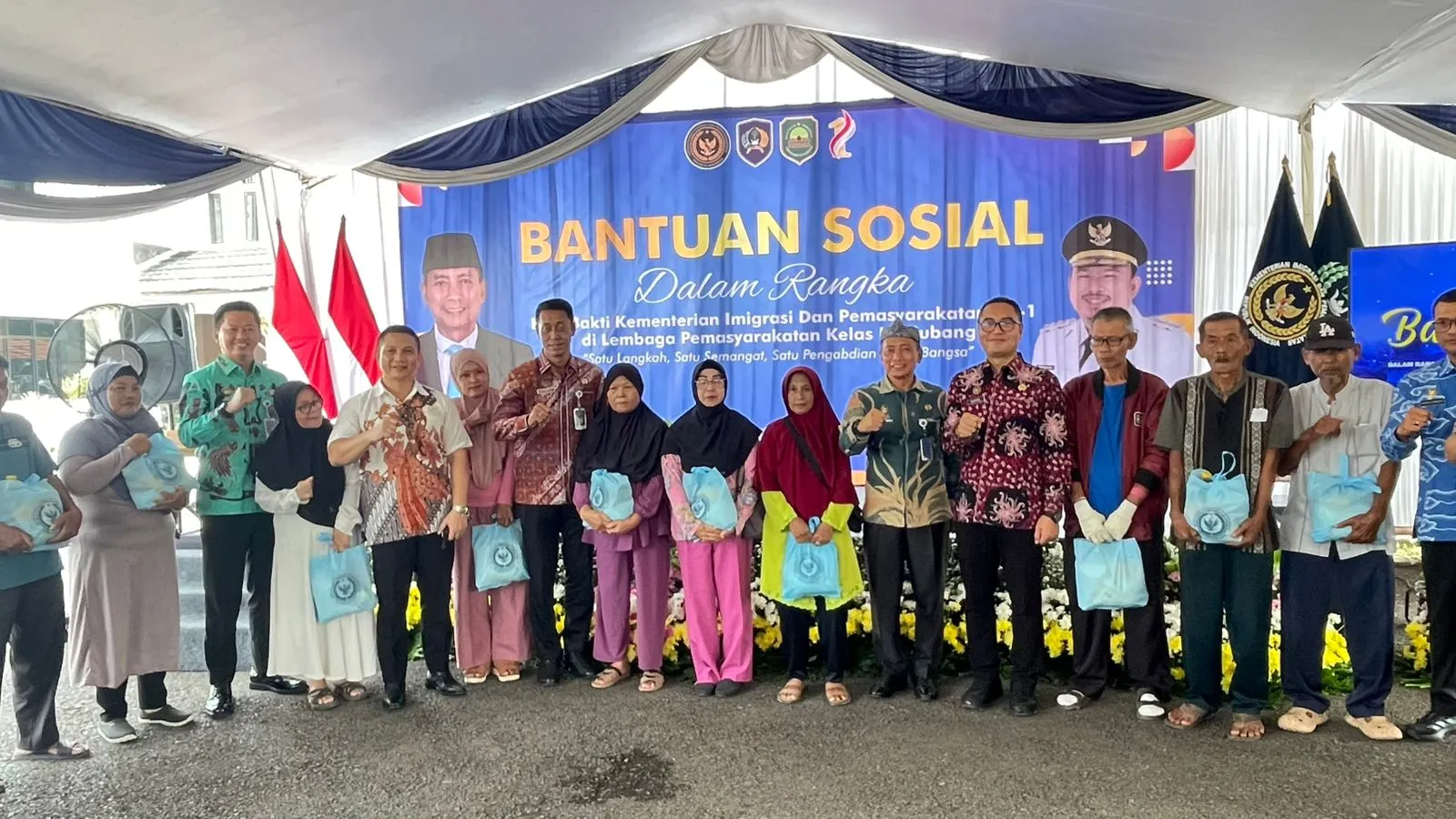 Kalapas Saat Saat Memberikan Santunan