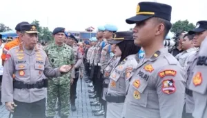 Kapolri Saat Melaksanakan Apel Siaga