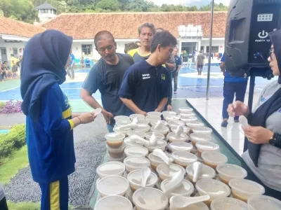 Pembagian Ekstra Fooding Bagi Warga Binaan