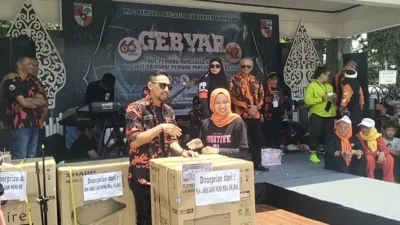 Penyerahan Hadiah Door Prize