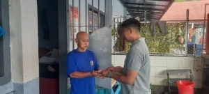 Warga Binaan Saat Menerima Ekstra Fooding