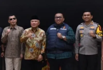 Agn Bupati Kapolres Dan Elon Carlan Saat Jemput