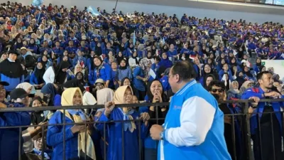 Agn Saat Menyapa Ribuan Buruh Di Rapimnas