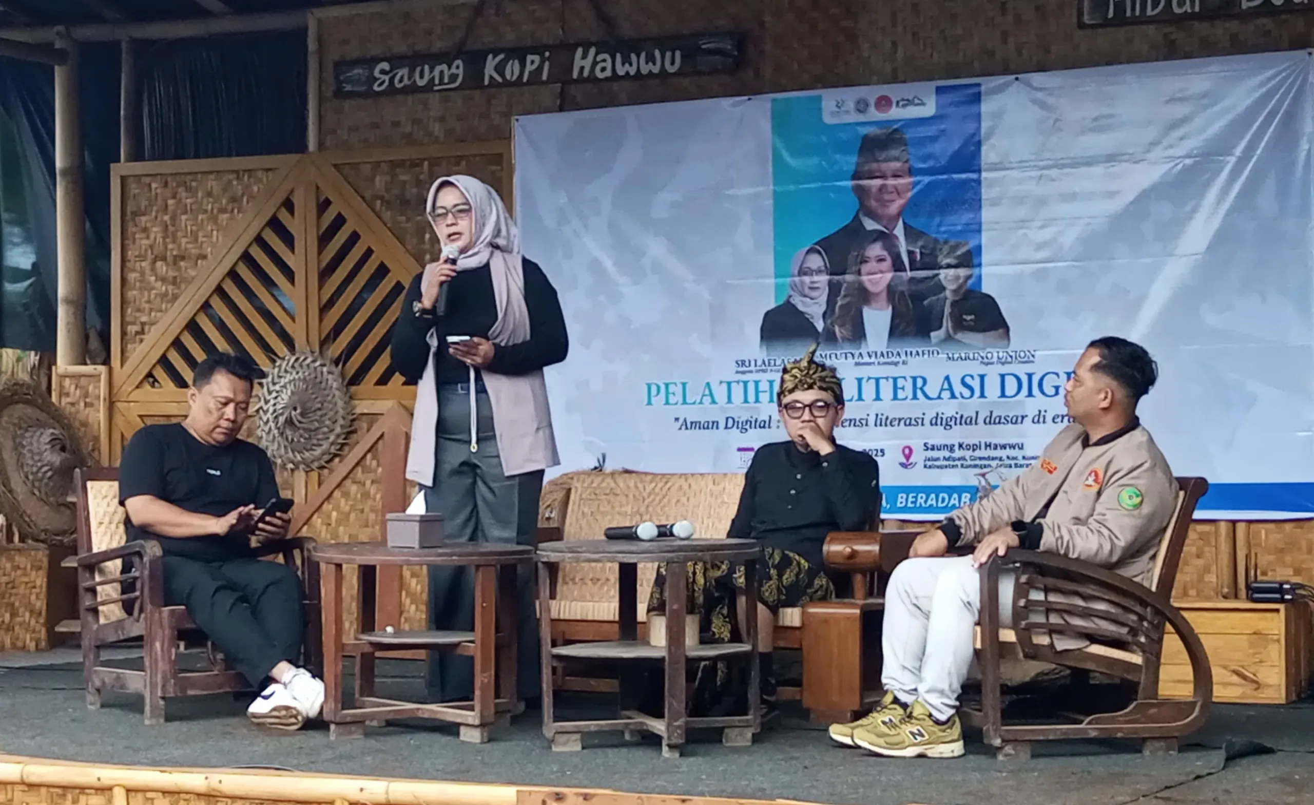 Anggota Dprd Sri Laelasari Di Acara Literasi