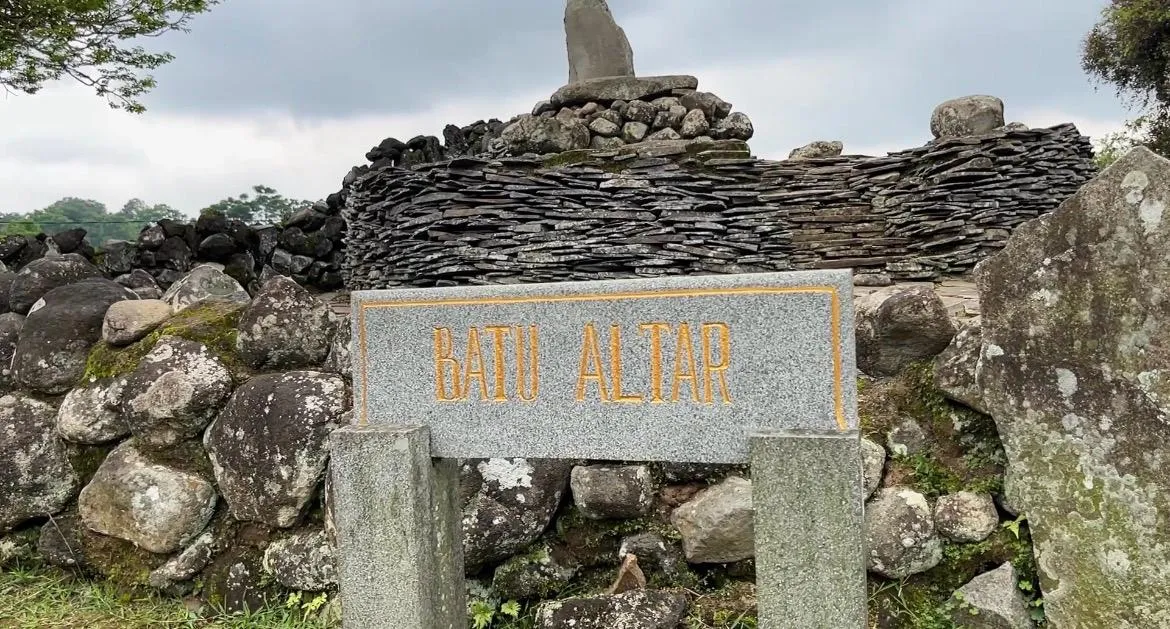 Batu Altar
