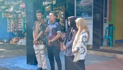 Pengelola Wisata Bersama Siswa Slb