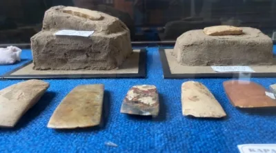 Peninggalan Batu Kapak Dan Yang Lainya