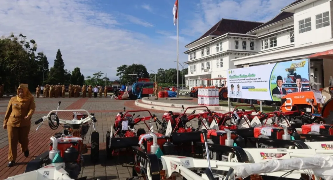 Penyerahan Alsintan Di Kic