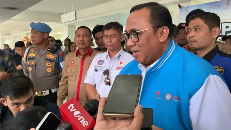 Presiden Buruh Andi Gani Nena Wea Sh.mh