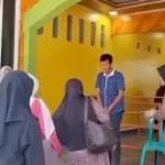 Siswa Siswi Slb Saat Menyambut Wisatawan