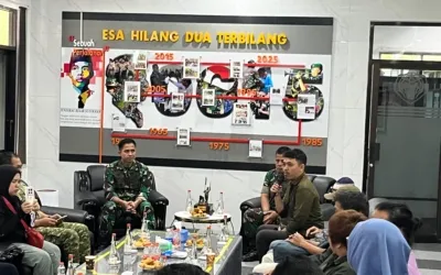 Dandim Kuningan Saat Melakukan Dialog Dengan Media