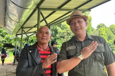 Kabid Olah Raga Bersama Ketua Perpani