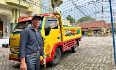 Kades Kasturi Edi Kosasih Saat Persiapan Acara