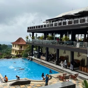Rageman Resto Gunung Keling