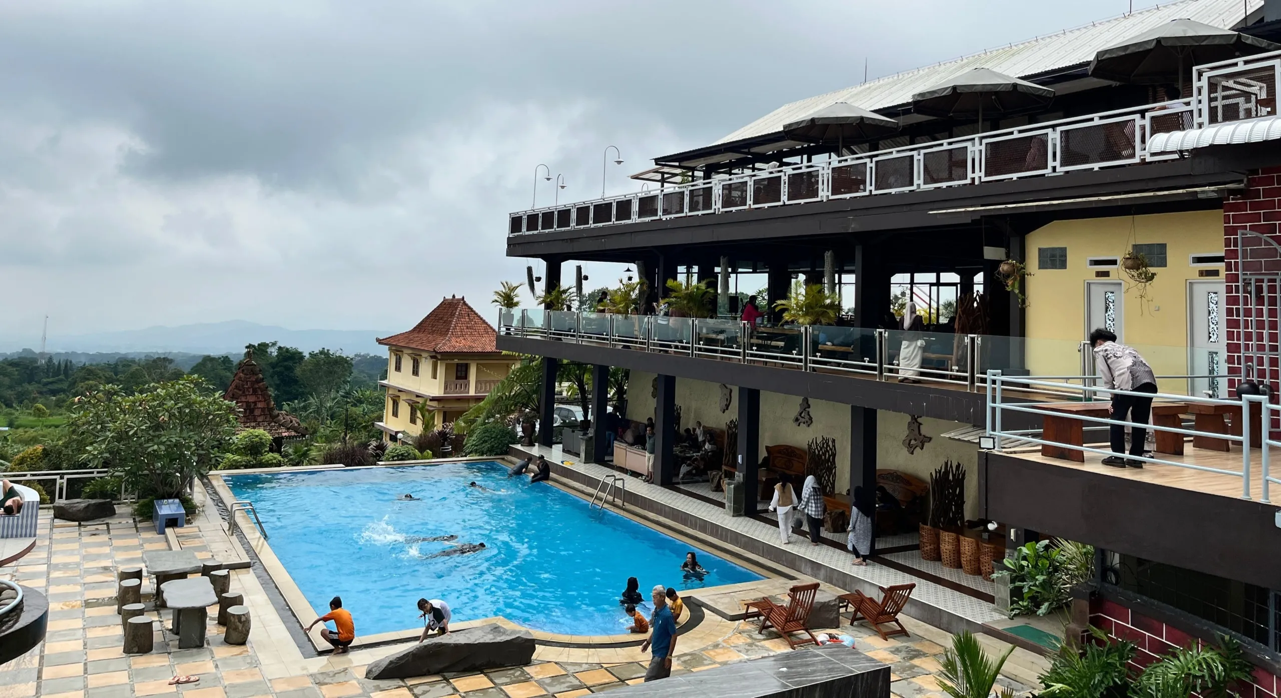 Rageman Resto Gunung Keling