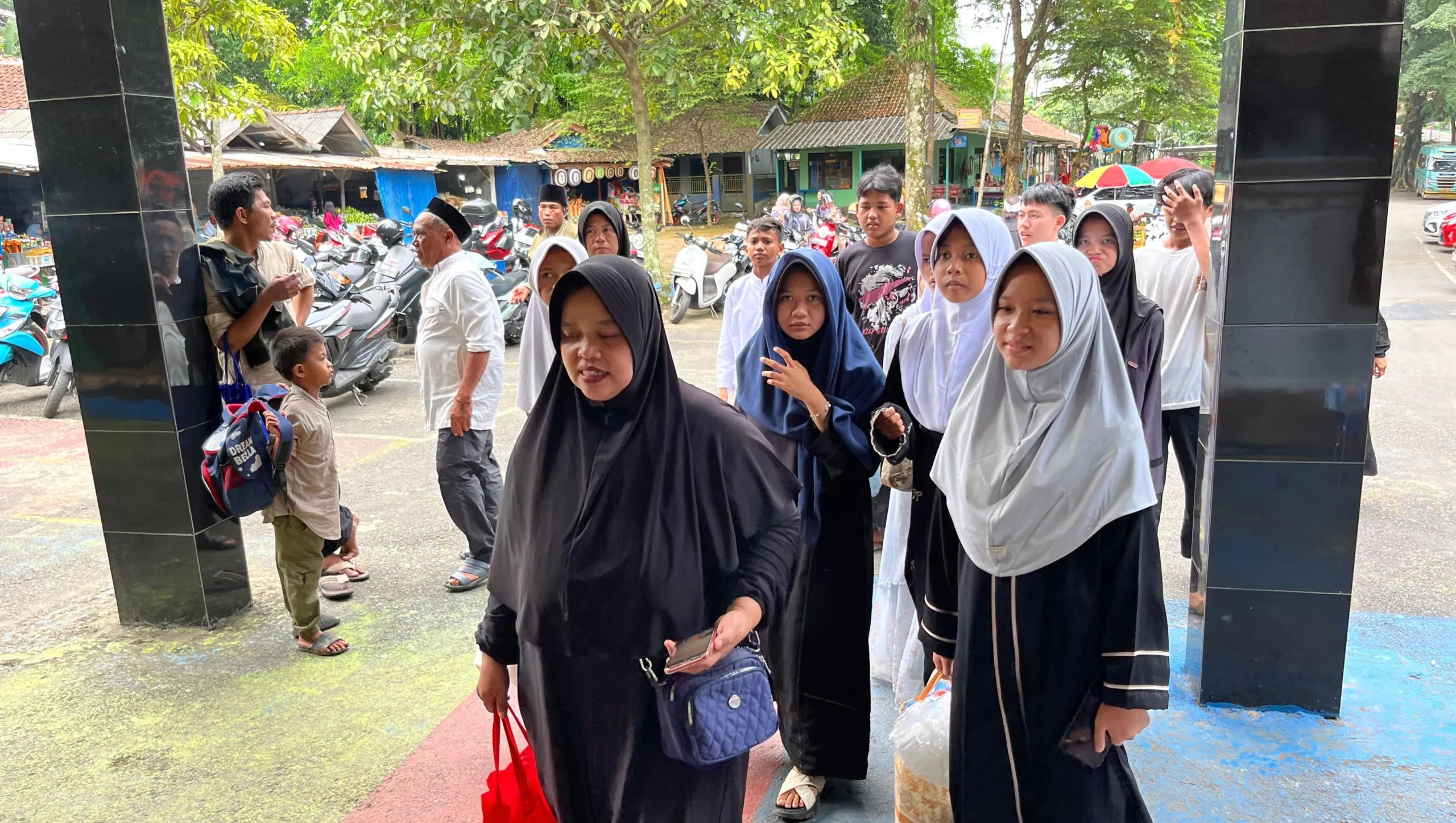 Rombongan Ziarah Dari Tanggerang