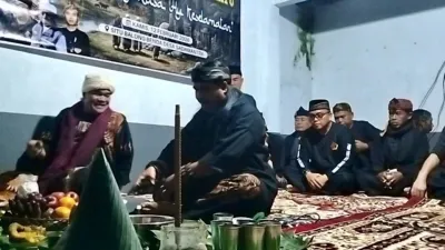 Abah Anom Memimpin Tawasuln Dan Doa Bersama