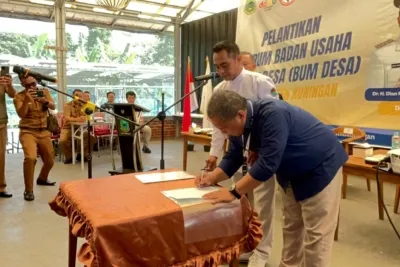 Dirut Bank Kuningan Saat Tandatangani Mou