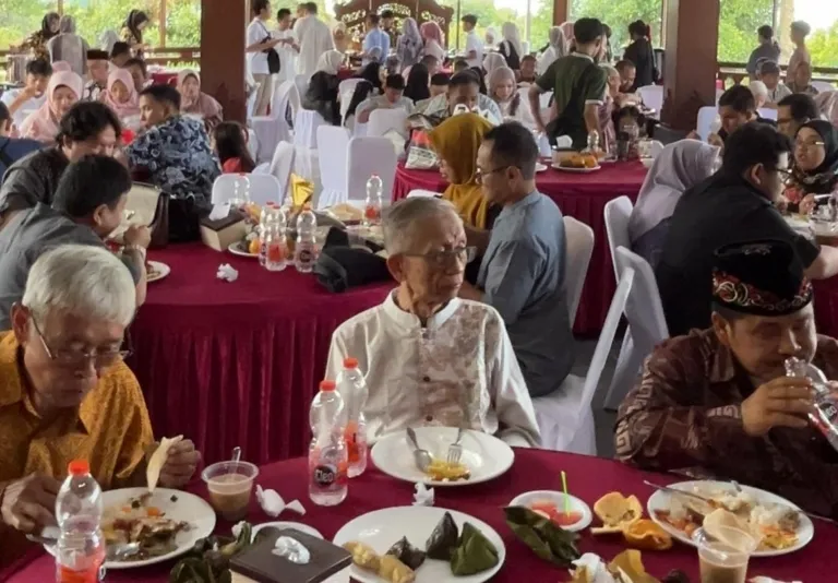 Acara Reunian Usal Lebaran