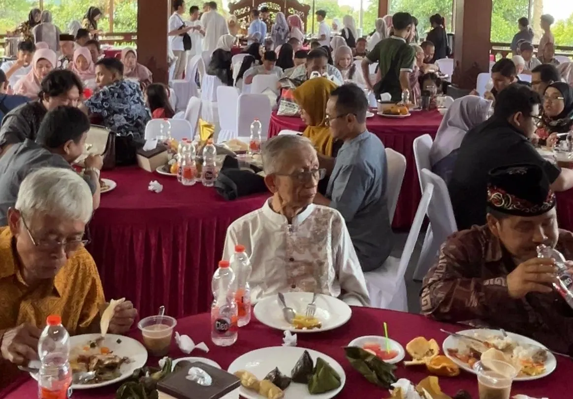 Acara Reunian Usal Lebaran