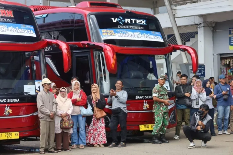 Bis Siap Untuk Diberangkatkan Tujuan Jakarta