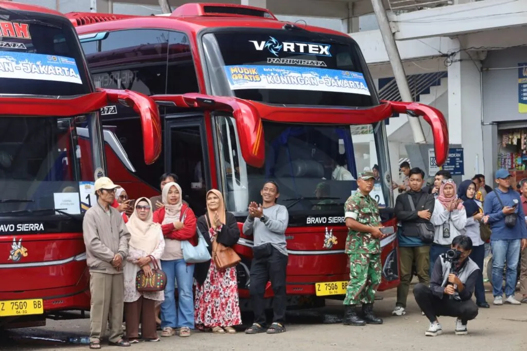 Bis Siap Untuk Diberangkatkan Tujuan Jakarta