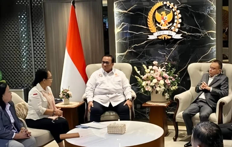 Presiden Buruh Kspsi Andi Gani Nena Wea