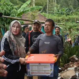 Wabub Tuti Andriani Sh.mkn