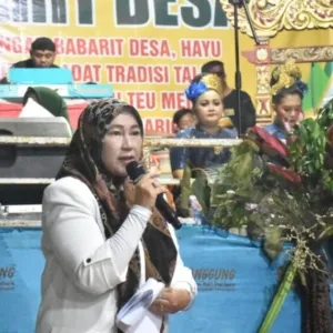 Wakil Bupati Kuningan .tuti Andrianish Mkn